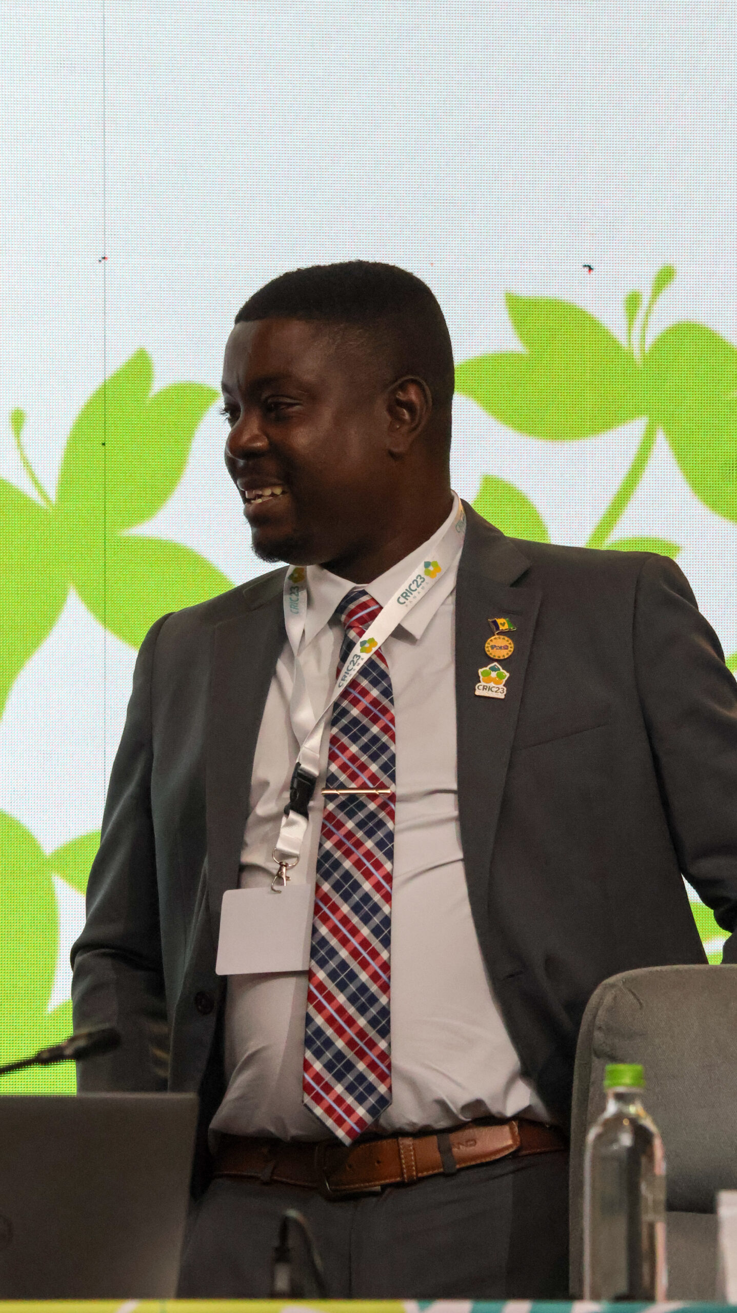 20251202_201927140_iOS